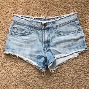 Carmar cheeky jean shorts sz 26